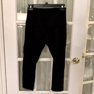 NWT Zella Slim Fit High Waist Capri Leggings - Small